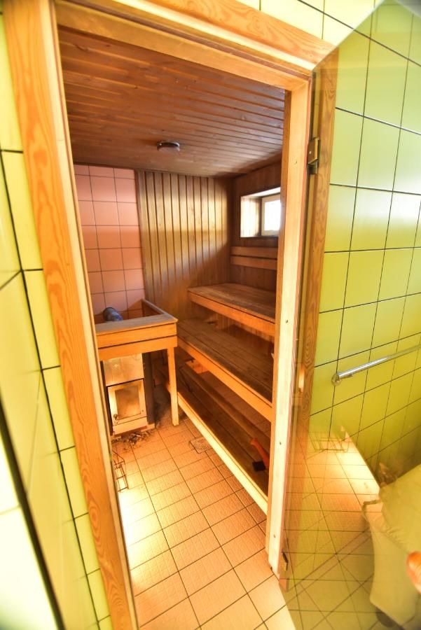 Дома для отпуска A Pine-House of Green with wood-heated sauna Таллин