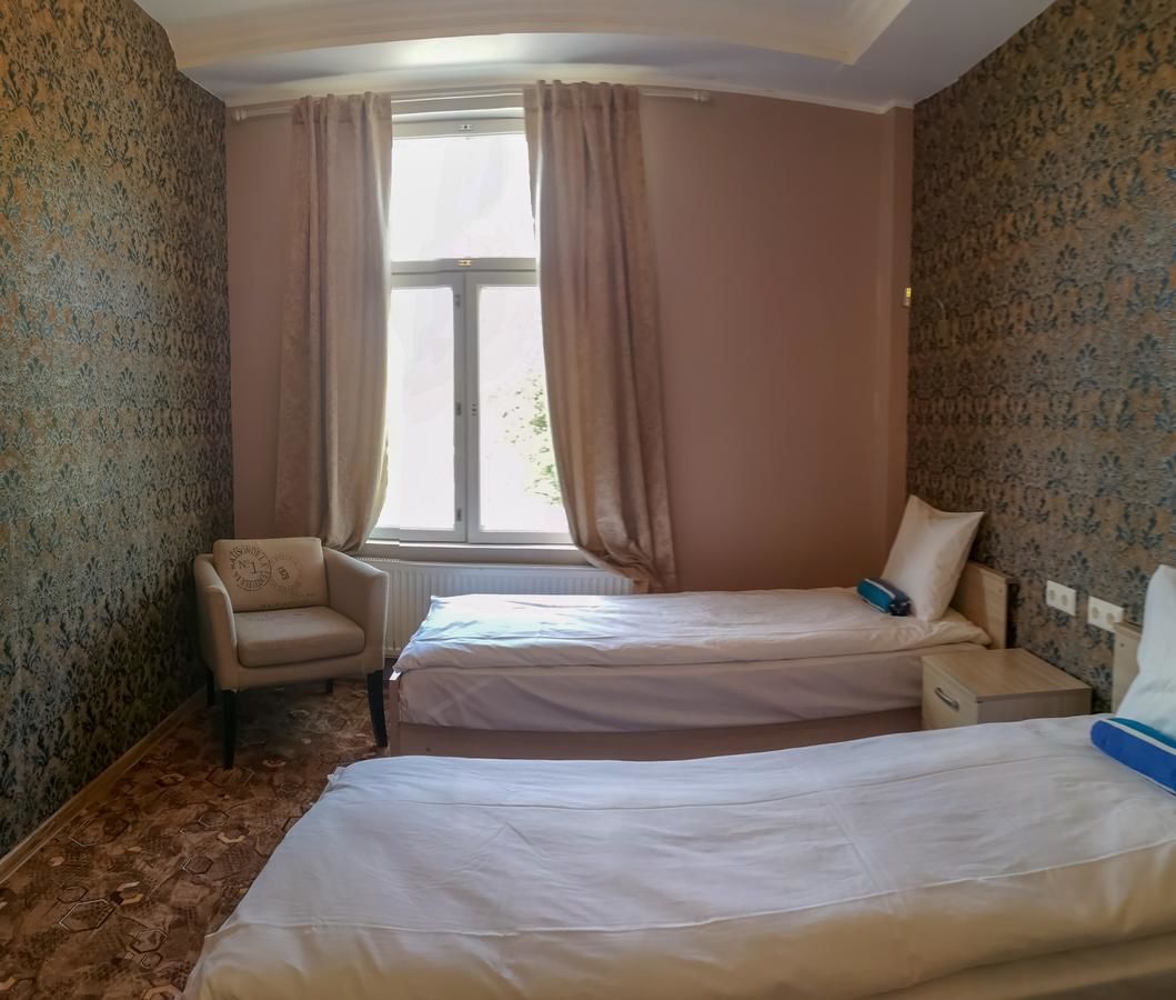 Хостелы Villa Kadriorg Hostel Таллин-40