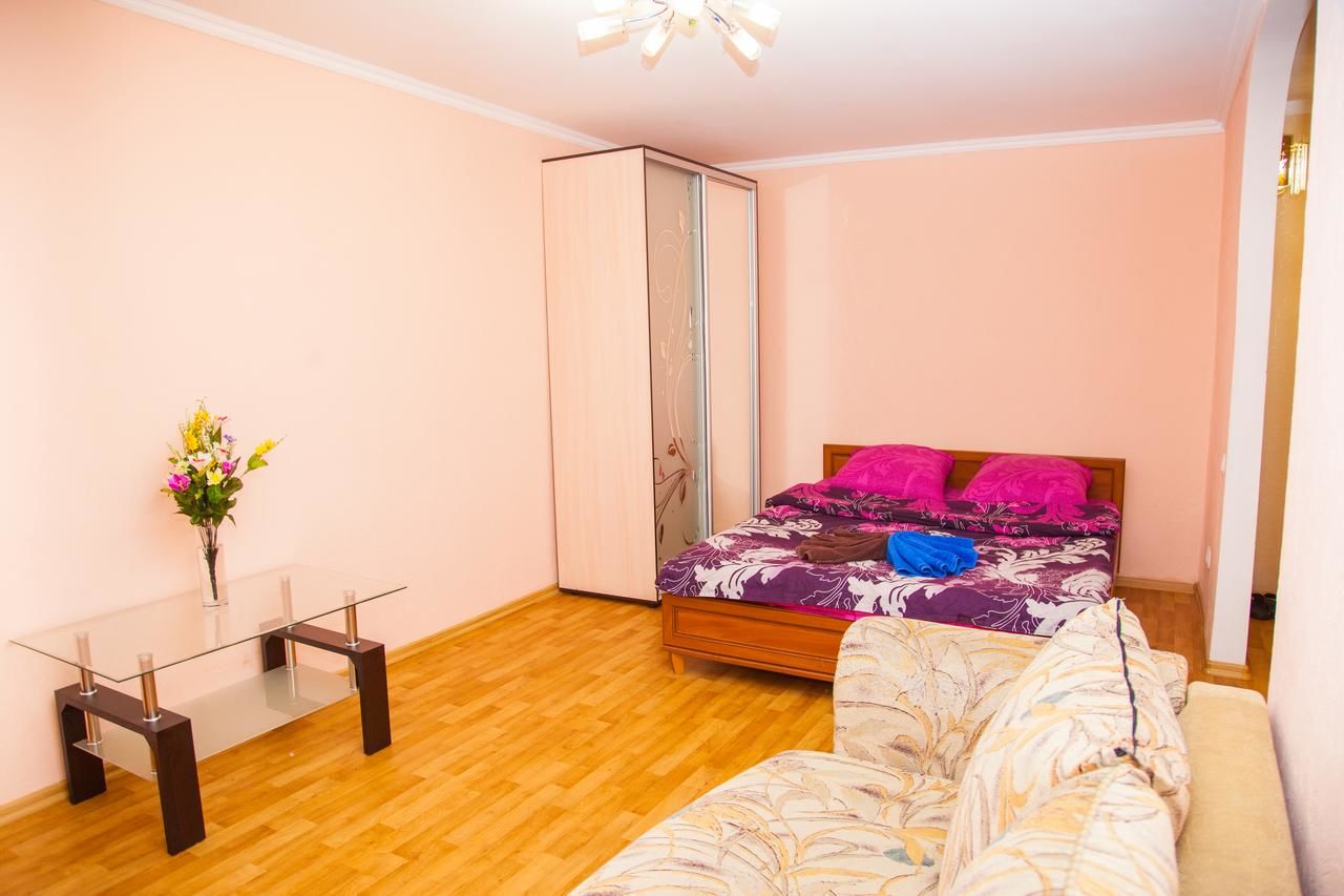 Апартаменты Semi-luxury Apt on Nezalezhnoi Ukrаiny 63 near Intourist Hotel Запорожье