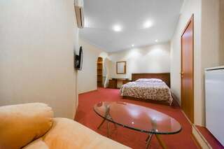 Гостиница Гостиница Prestige House Verona Казань Улучшенный двухместный номер с 1 кроватью-3