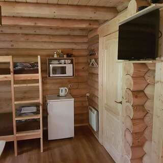 Кемпинги Eco-friendly Camping Oskalns Цесис Семейный номер с террасой-4