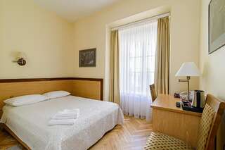 Отель Domus Maria Вильнюс Двухместный номер с 1 кроватью или 2 отдельными кроватями-3