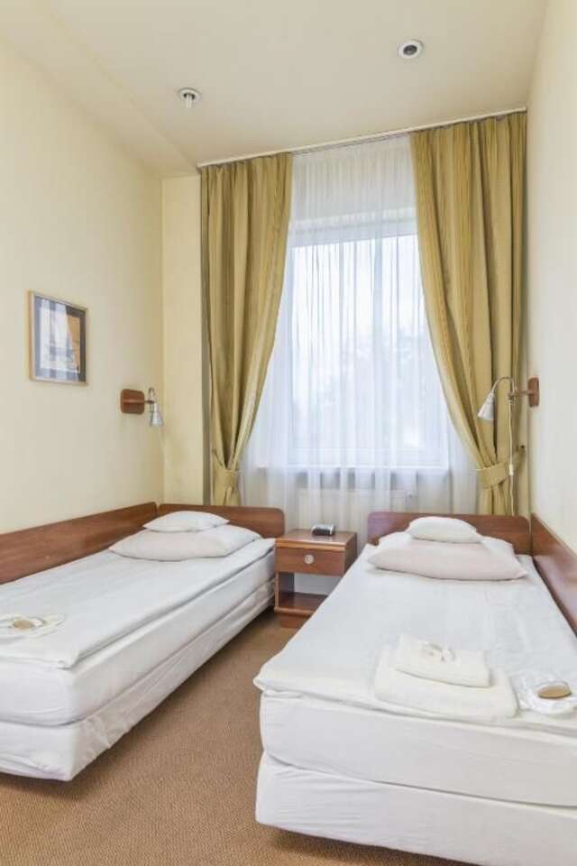 Отель Hotel Colibra Варшава-48