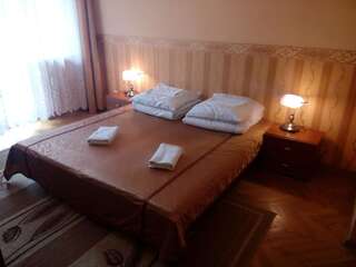 Отели типа «постель и завтрак» Boży Dar Крыница-Здруй Просторный двухместный номер с 2 отдельными кроватями-3
