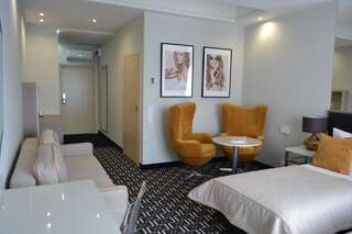 Отель Hotel Atelia Люблин Просторный двухместный номер с 2 отдельными кроватями-1