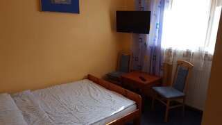 Отели типа «постель и завтрак» SKALNY PENSJONAT Шклярска-Поремба Двухместный номер с 1 кроватью и видом на горы-3