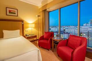 Отель Hilton Warsaw Hotel Варшава Двухместный номер с 2 отдельными кроватями-4