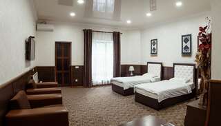 Отель Grand Hotel Бишкек Семейный двухместный номер с 1 кроватью-3