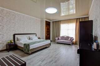 Отель Karagat Hotel Каракол Апартаменты с 2 спальнями-1