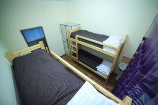 Хостелы Sunny Hostel Ош Кровать в общем номере для женщин с 4 кроватями-2