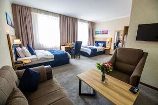 Отель Rayan Hotel Ош Двухместный номер с 2 отдельными кроватями-1