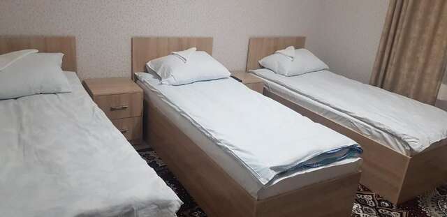 Отели типа «постель и завтрак» Alpina`s Hostel Ош-26