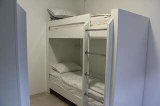 Хостелы Park Hostel Osh Ош Кровать в общем номере для женщин с 4 кроватями-1