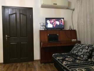 Дома для отпуска Kyrgyz guest house Бишкек Дом для отпуска-8