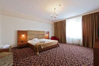 Отель Hotel Impero Орадя Улучшенный двухместный номер с 1 кроватью-4