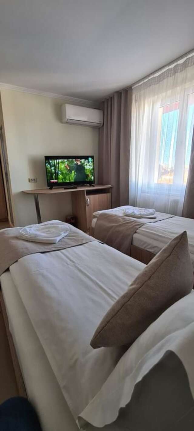 Отель Hotel Top Central Бухарест-16