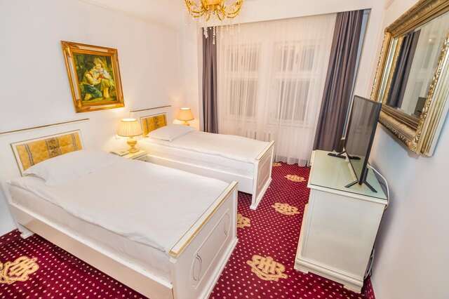 Отель Hotel Imparatul Romanilor Сибиу-24