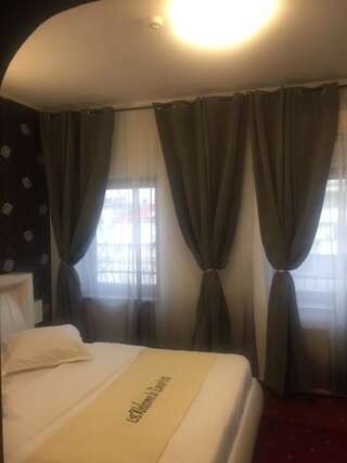 Отель Zava Boutique Hotel Central Бухарест Улучшенный двухместный номер с 1 кроватью-10