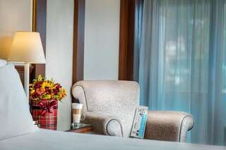 Отель Hotel International Синая Стандартный двухместный номер с 2 отдельными кроватями и балконом-19