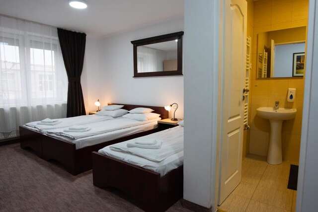 Отель Carnival City Hotel Oradea Орадя-28