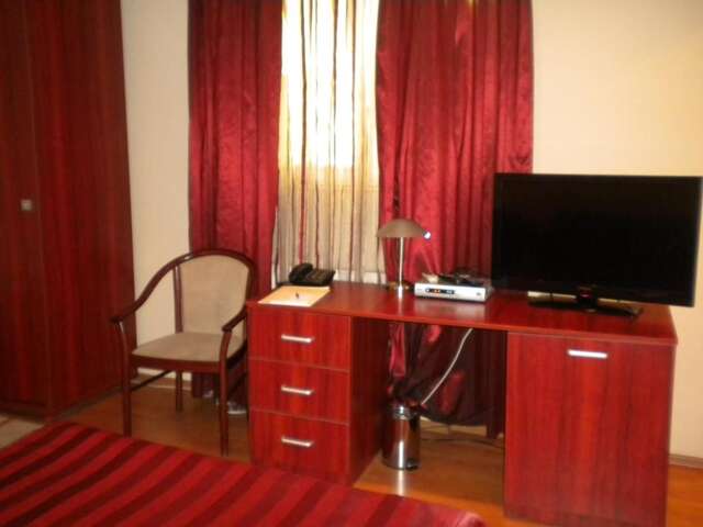 Отель Hotel Ary Клуж-Напока-23