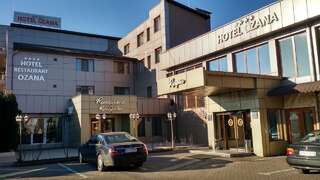 Отель Hotel Ozana Бистрица