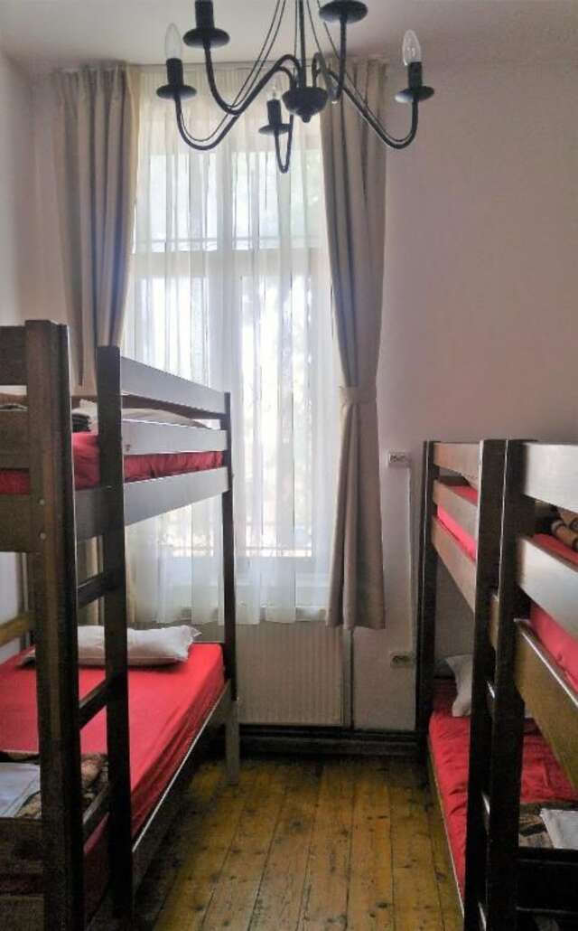 Хостелы Friends Hostel Бухарест-45