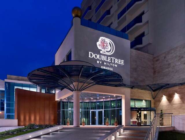 Отель DoubleTree by Hilton Oradea Орадя-4