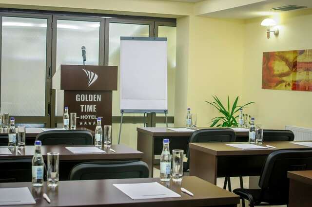 Отель Golden Time Hotel Брашов-37