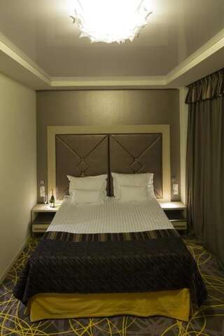 Отель Exclusive Hotel & More Сибиу Улучшенный двухместный номер с 1 кроватью или 2 отдельными кроватями-12