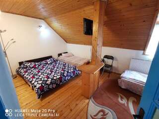 Хостелы Enjoy Hostel Клуж-Напока Двухместный номер с 1 кроватью и общей ванной комнатой-2