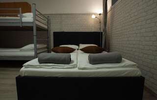 Хостелы Oradea Central Hostel Орадя Стандартный двухместный номер с 1 кроватью-2