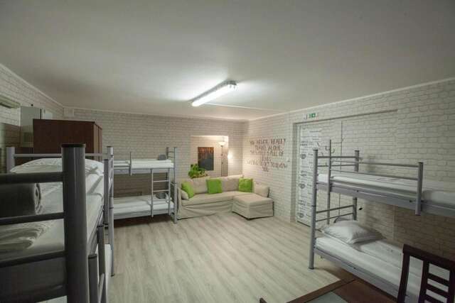 Хостелы Oradea Central Hostel Орадя-13