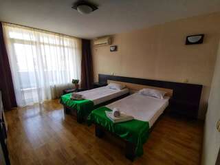 Гостевой дом Piata Unirii Camere Regim Hotelier Яссы Двухместный номер с 2 отдельными кроватями и балконом-1