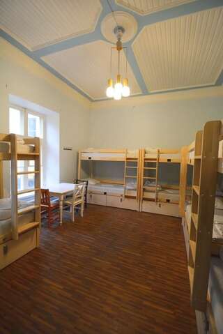 Хостелы Lai 22 Hostel & Bar Таллин Отдельный десятиместный номер-7