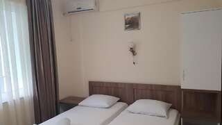 Отель Отель Капитан Гонио Стандартный двухместный номер с 2 двуспальными кроватями-12