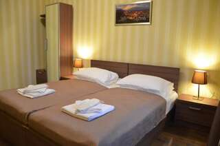 Отель Athletics Hotel Тбилиси Стандартный двухместный номер с 1 кроватью или 2 отдельными кроватями-13