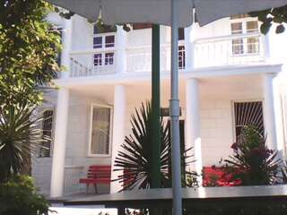 Гостевой дом White Guest House Махинджаури