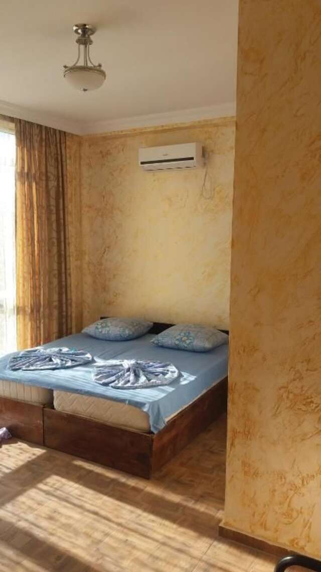 Отели типа «постель и завтрак» Merab House Батуми-53