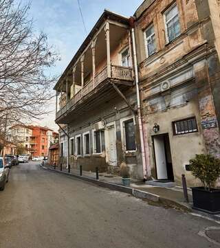 Гостевой дом Pheasant Home in Old Tbilisi Тбилиси Семейный номер Делюкс-7