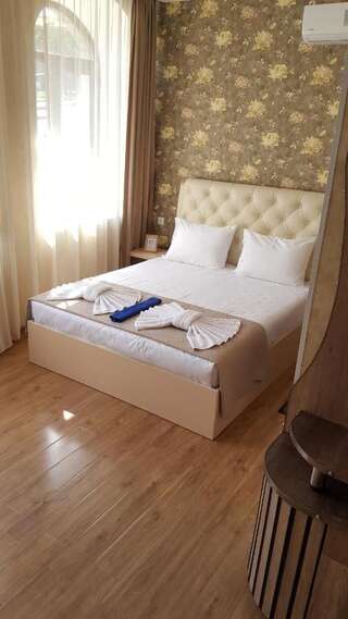 Отели эконом-класса Lotus Ахалцихе Большой двухместный номер с 1 кроватью-6