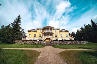 Отель Karolineburg Manor House Hotel Каяани