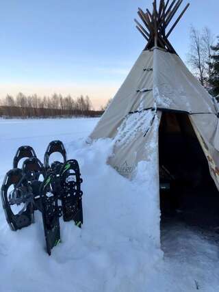 Дома для отпуска Ollero Eco Lodge (including a glass igloo) Рованиеми Дом с 3 спальнями-10