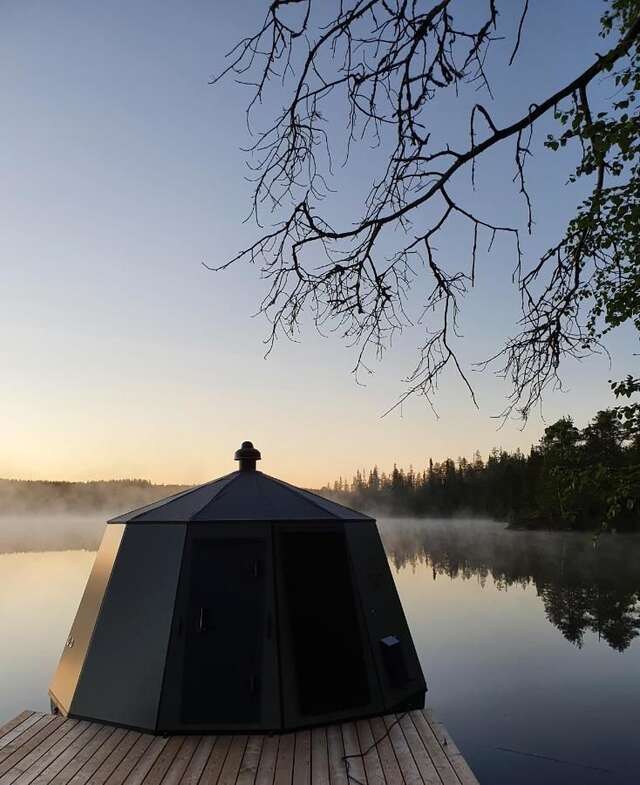 Ботели AuroraHut, Overwater Hut Куусамо-15