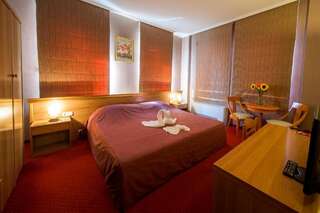 Отель Hotel Alegro Велико-Тырново Large Double or Twin Room with Park View - 10% discount in the restaurant-3