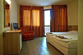 Отель Bisser Hotel - Free Parking - Free Pool Access Балчик Comfort Twin Room with Balcony (No Air Conditioning)-7