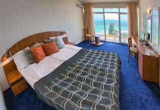 Отель Luna Hotel - Balneo & Spa Золотые Пески Standard Twin Room with Balcony and Sea View (2 Adults)-1