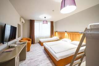 Отель Hotel BLVD 7 Пловдив Трехместный номер-7