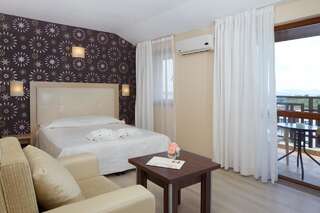 Отель Relax Holiday Complex & Spa Солнечный Берег Двухместный номер с 1 кроватью или 2 отдельными кроватями-2