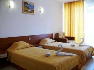 Отель Hotel Onyx Китен Double or Twin Room (2 Adults + 1 Child under 7 years old))-25